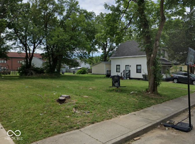 Listing Image 3