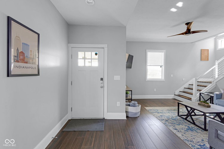 Listing Image 12