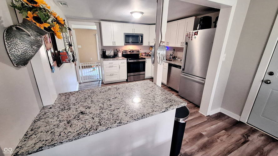 Listing Image 15