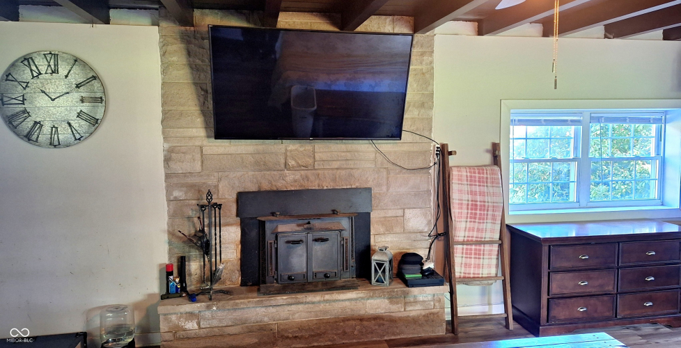 Listing Image 8