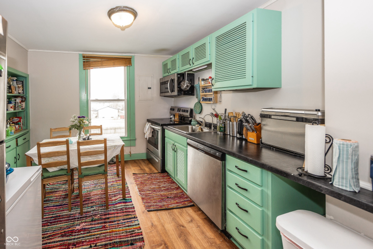 Listing Image 18