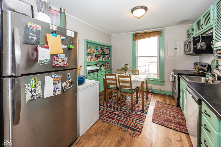 Listing Image 19