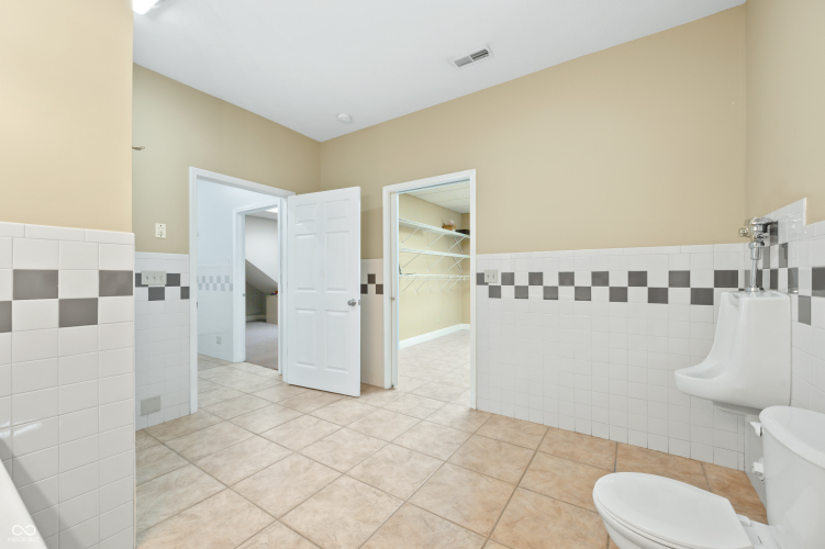 Listing Image 64