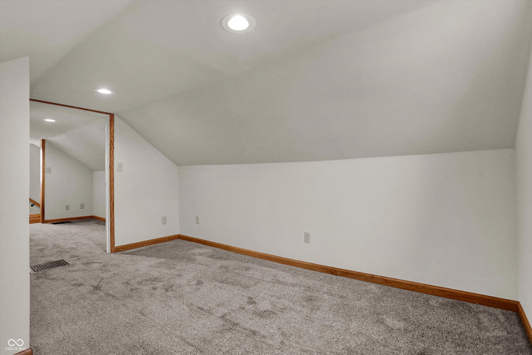 Listing Image 24