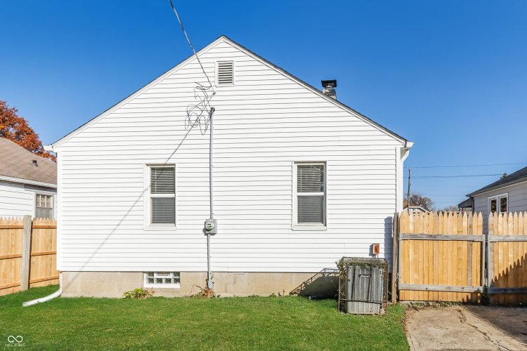 Listing Image 17