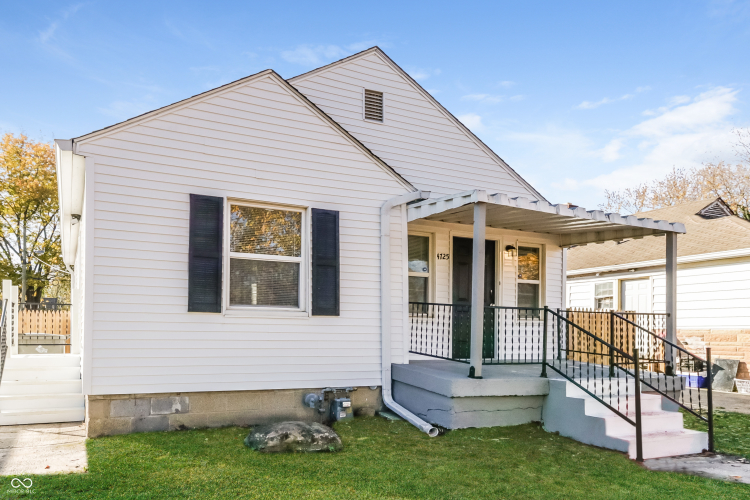 Listing Image 4
