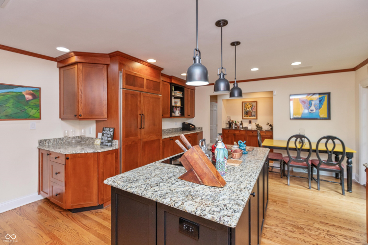 Listing Image 19