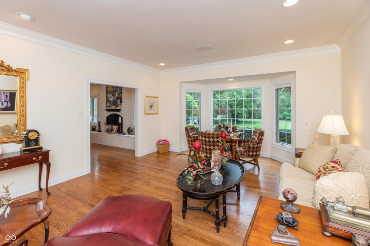 Listing Image 7