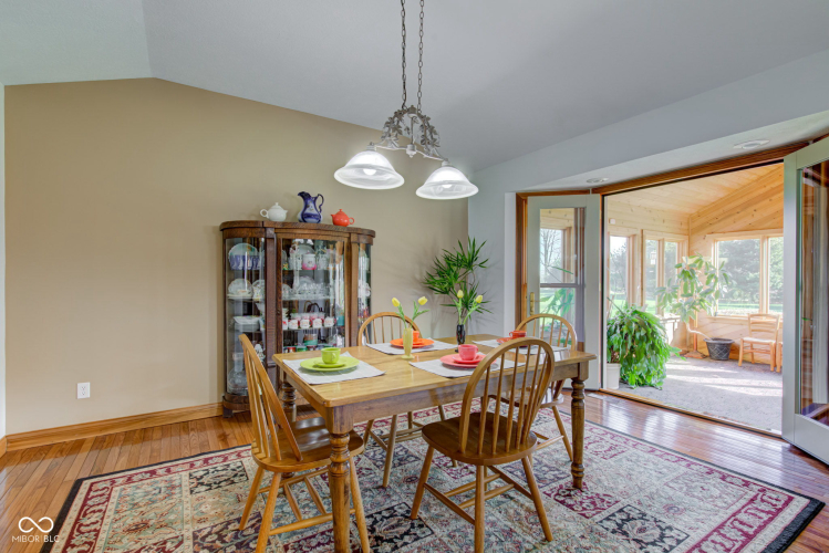 Listing Image 14