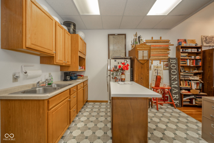 Listing Image 13