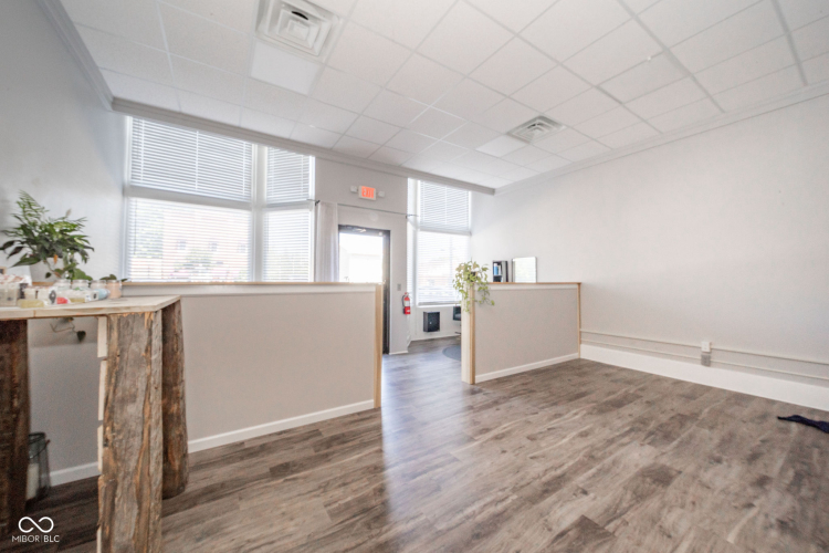 Listing Image 15