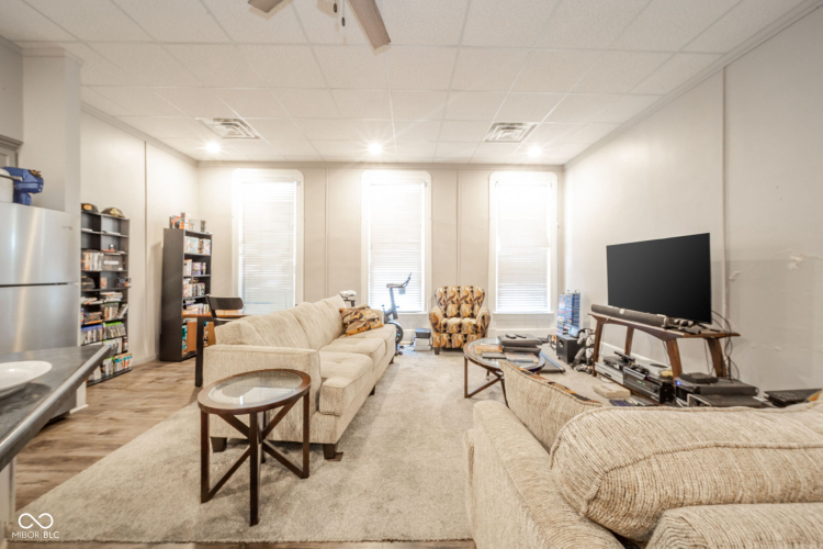 Listing Image 19