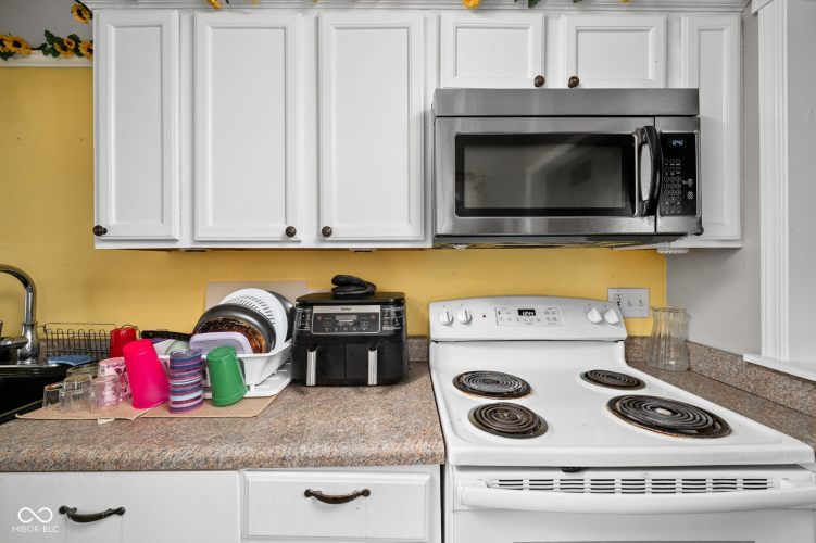 Listing Image 10