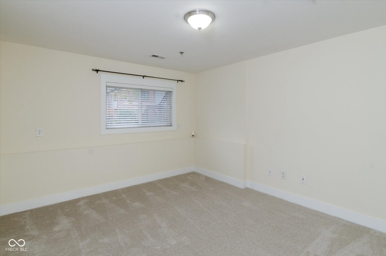 Listing Image 27