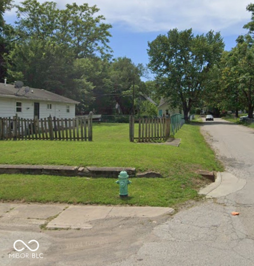 Listing Image 3