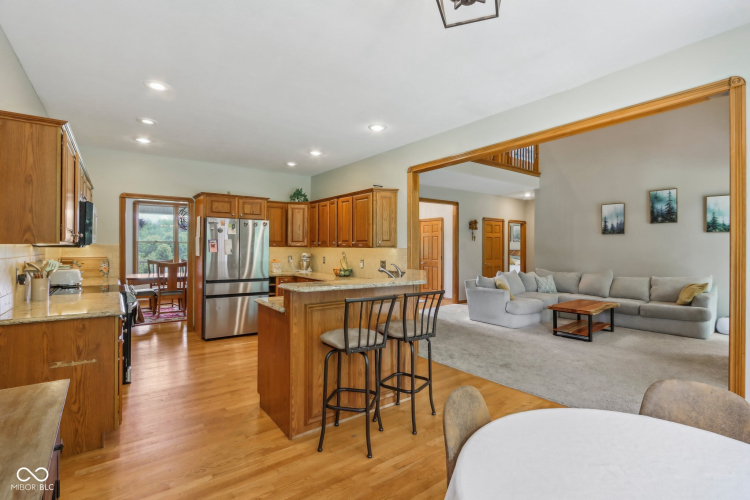 Listing Image 19