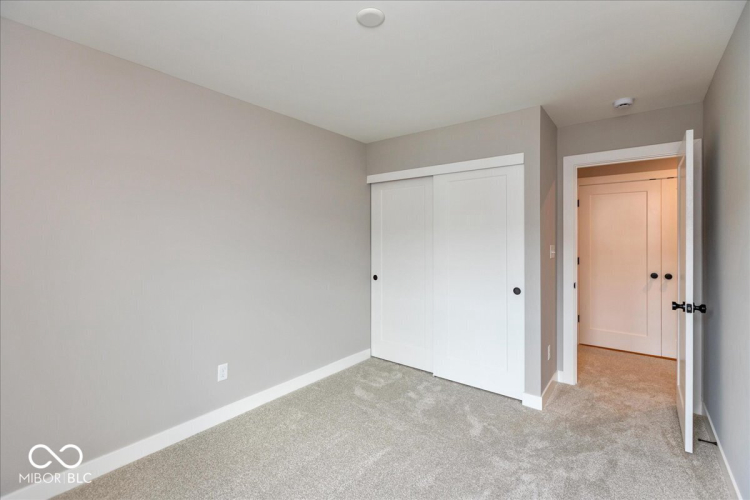 Listing Image 33