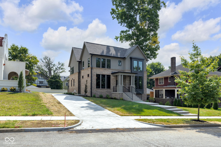 Listing Image 4