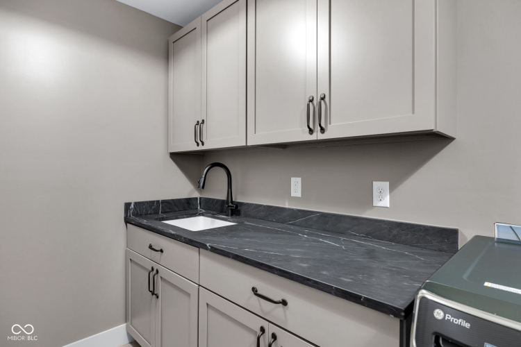 Listing Image 42