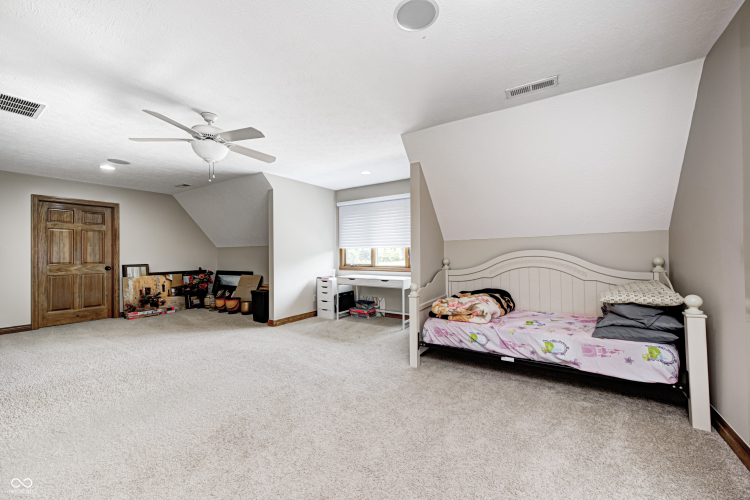 Listing Image 57