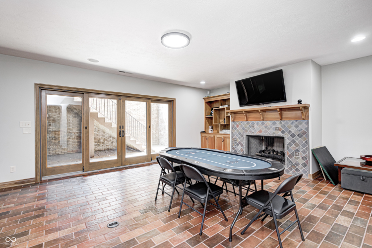 Listing Image 79