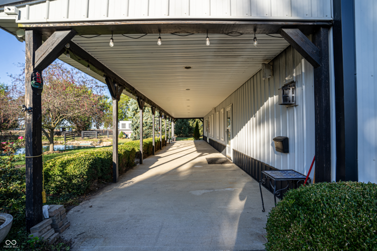 Listing Image 44