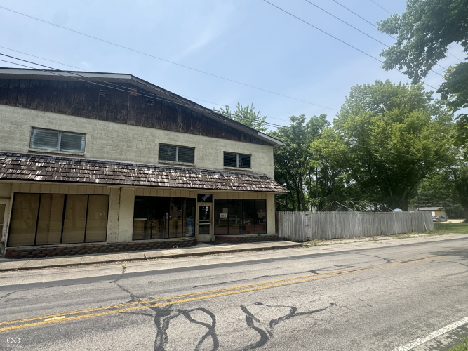 Listing Image 4