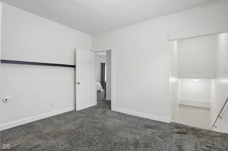 Listing Image 28