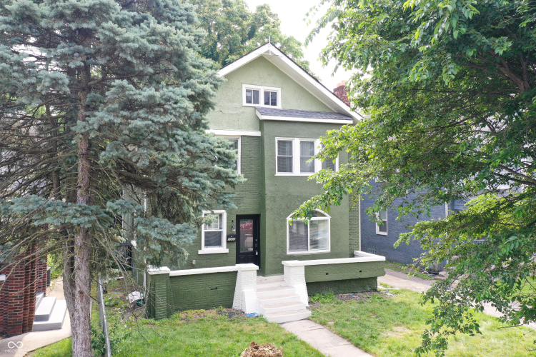 Listing Image 4