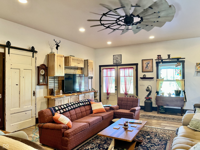 Listing Image 14