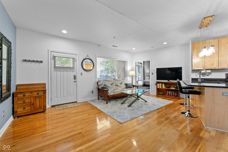 Listing Image 23