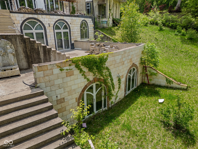 Listing Image 52