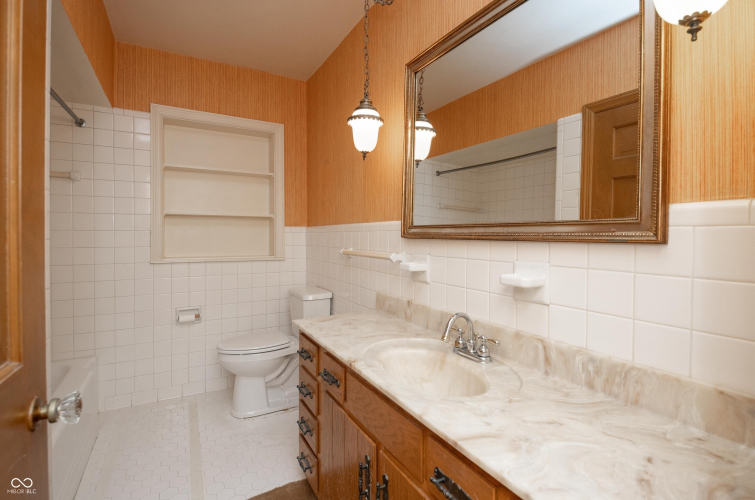 Listing Image 20