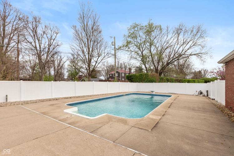Listing Image 24