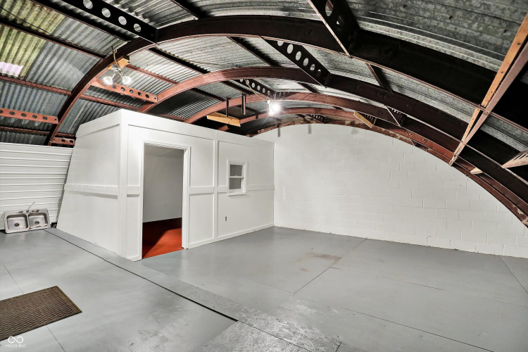 Listing Image 101
