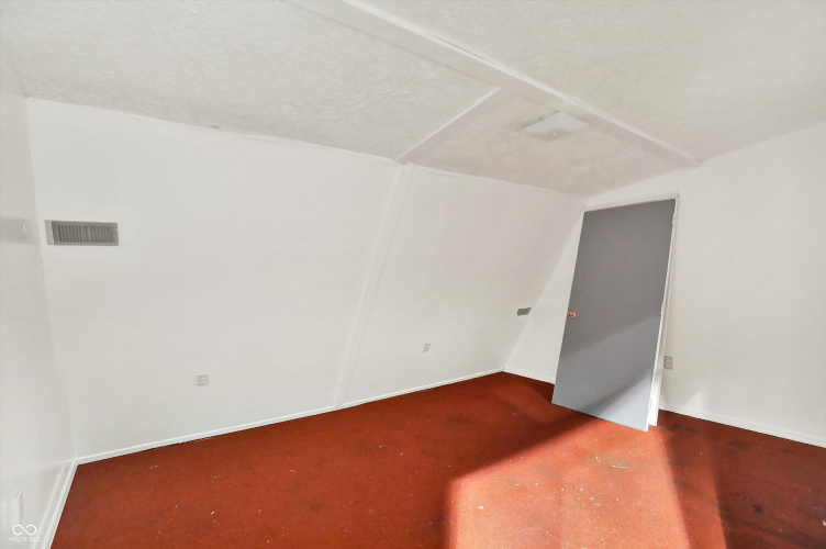 Listing Image 104