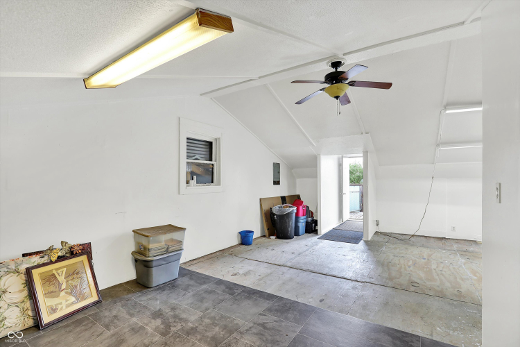 Listing Image 112