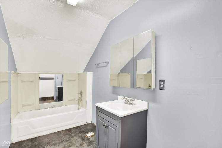 Listing Image 116