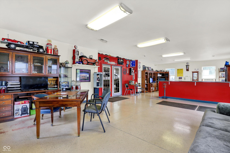 Listing Image 42