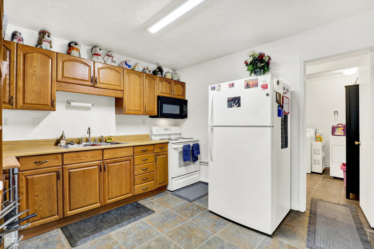 Listing Image 70