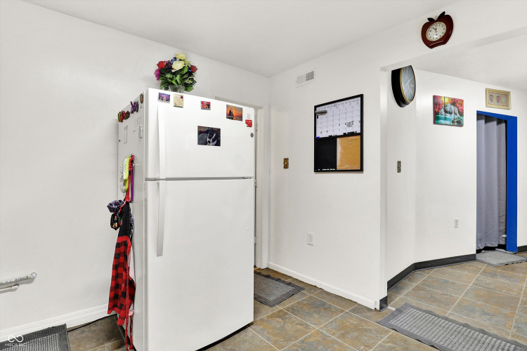 Listing Image 74