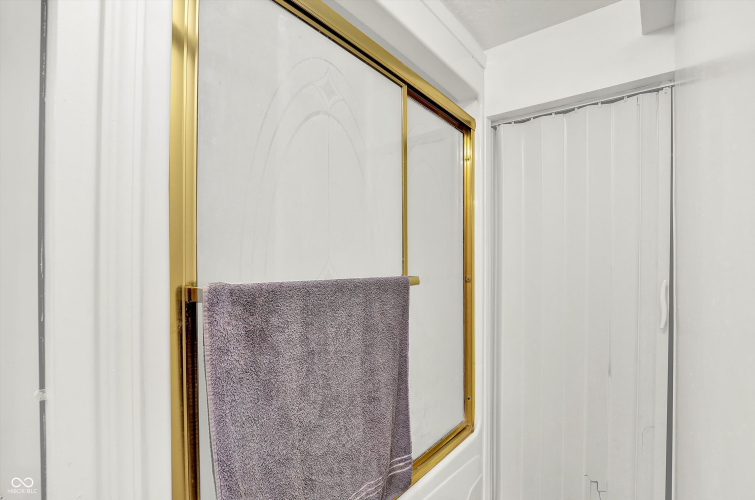 Listing Image 84