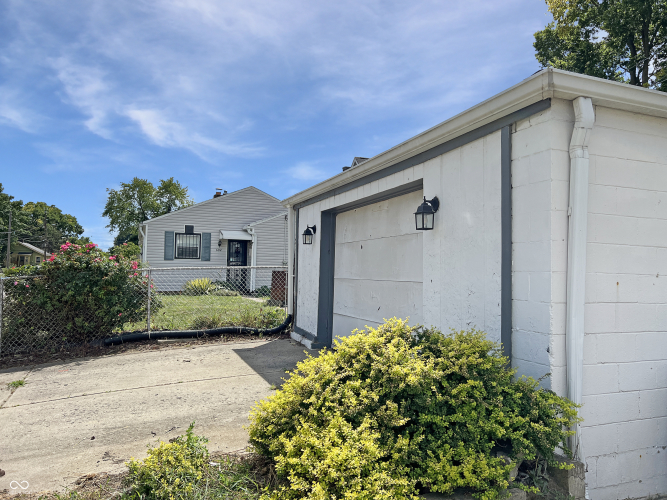 Listing Image 19
