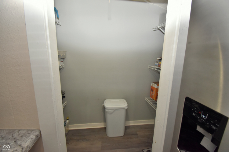 Listing Image 25