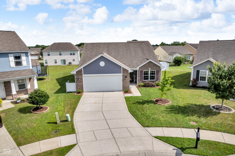 6249 Emerald Lake Court Indianapolis IN 46221 (House For Sale) MLS