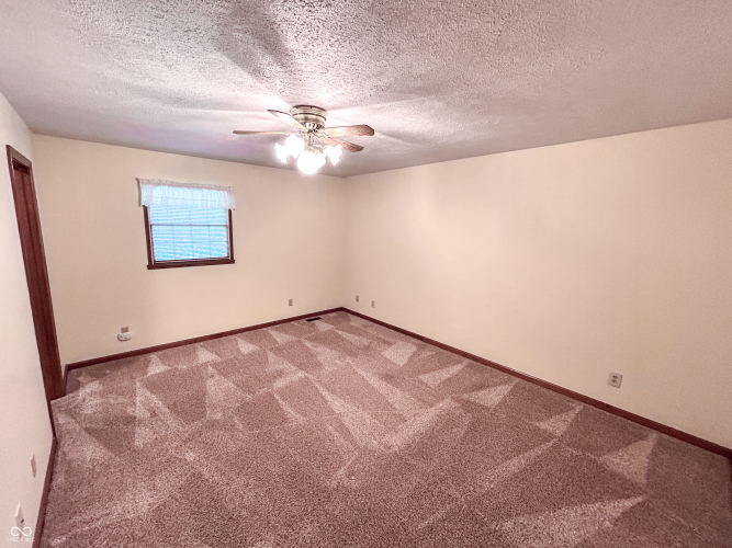 Listing Image 28