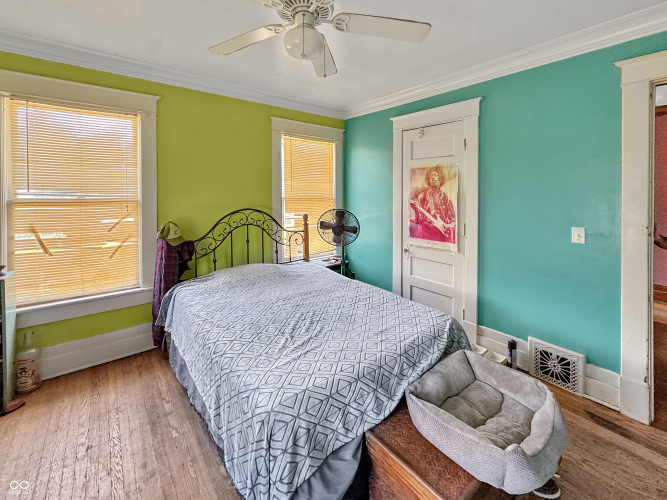 Listing Image 11