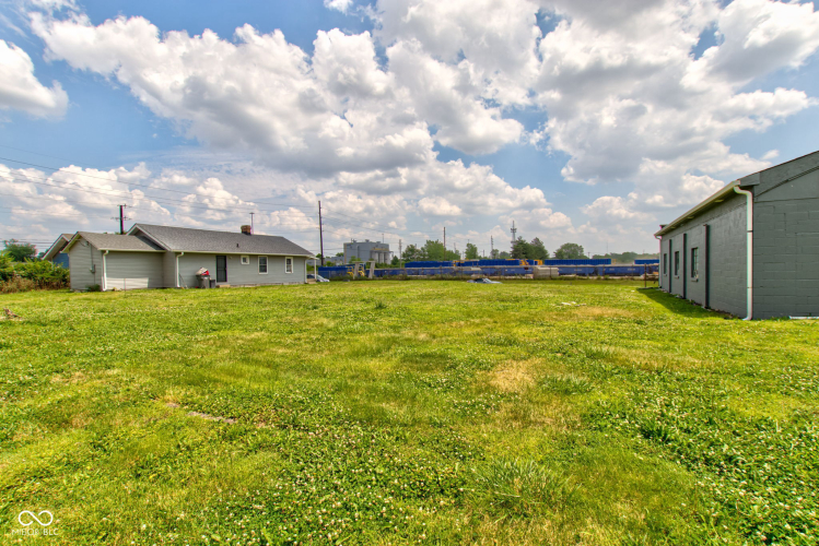 Listing Image 12