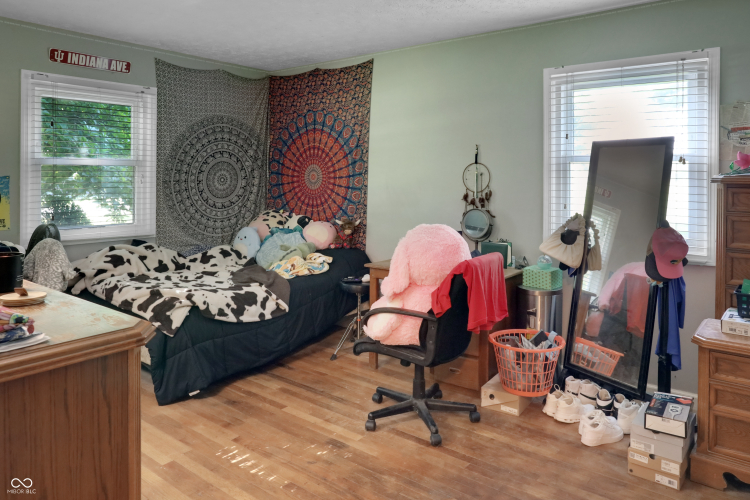 Listing Image 17