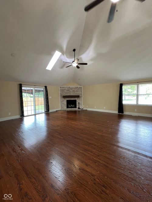 Listing Image 38
